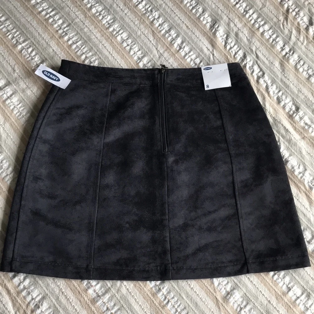Old Navy, Woman’s size 8 Charcoal Gray Skirt - Picture 5 of 7